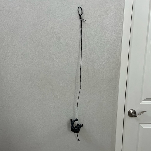 Cast iron wall climber